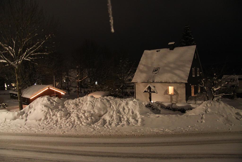 Ferienwohnungen Landgasthof Gilsbach Winterberg Esterno foto
