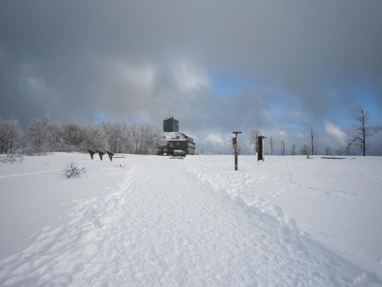 Ferienwohnungen Landgasthof Gilsbach Winterberg Esterno foto